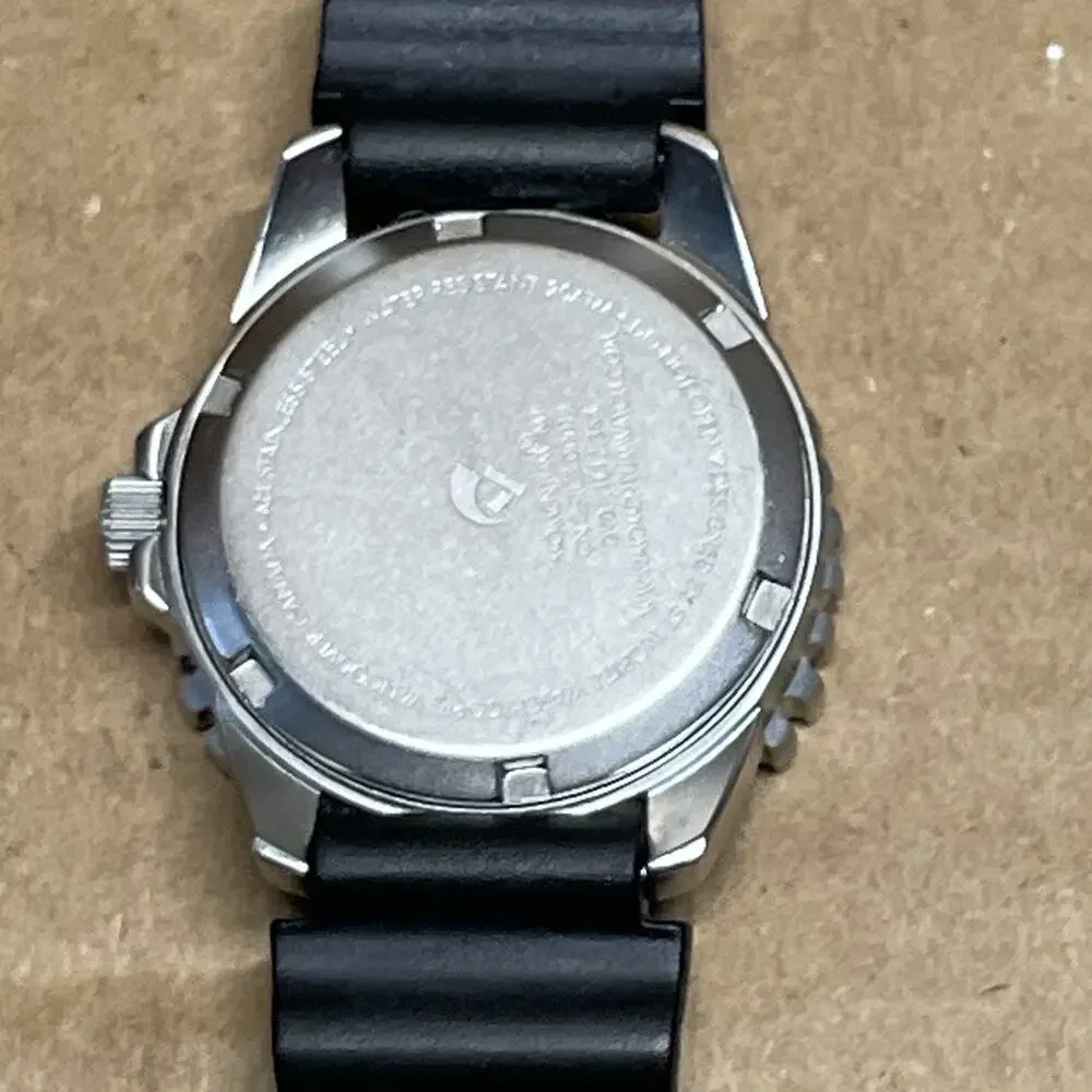 Momentum M1 Stainless Steel 20ATM Divers Watch Aqua Wave Dial New Battery
